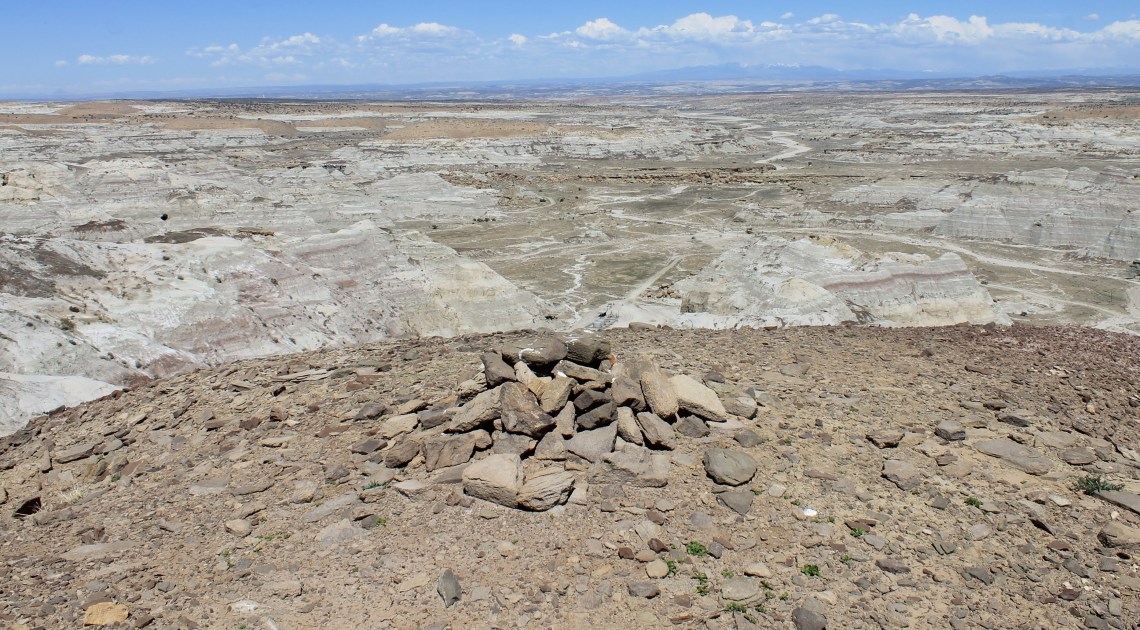 TwinAngelMoundShrine1